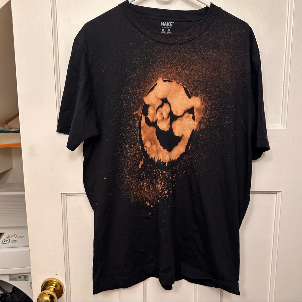 ⭐️ Makers Market XL Black Tee with Orange bleach design